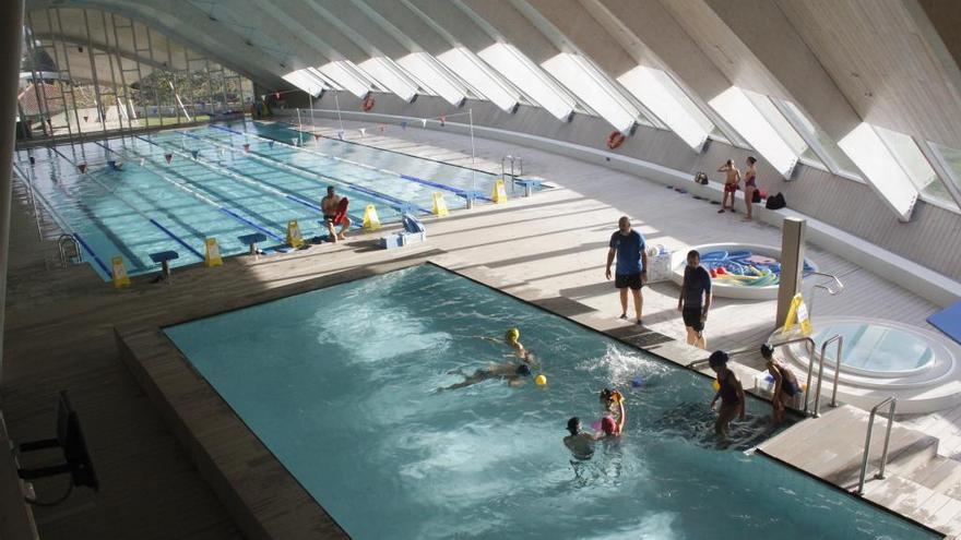 Vista del interior de la piscina &#039;A Balea&#039; en Cangas // G. Núñez