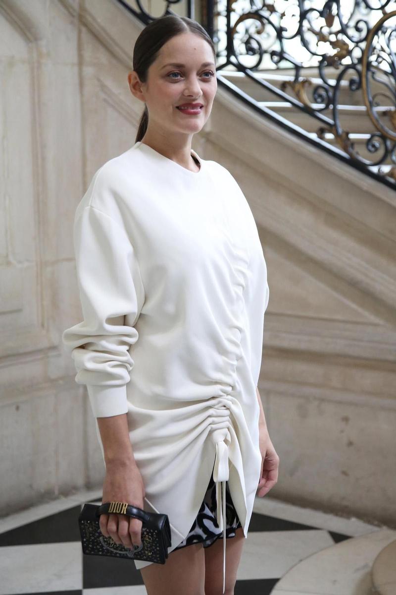 Marion Cotillard en el desfile de Dior primavera-verano 2017 en París