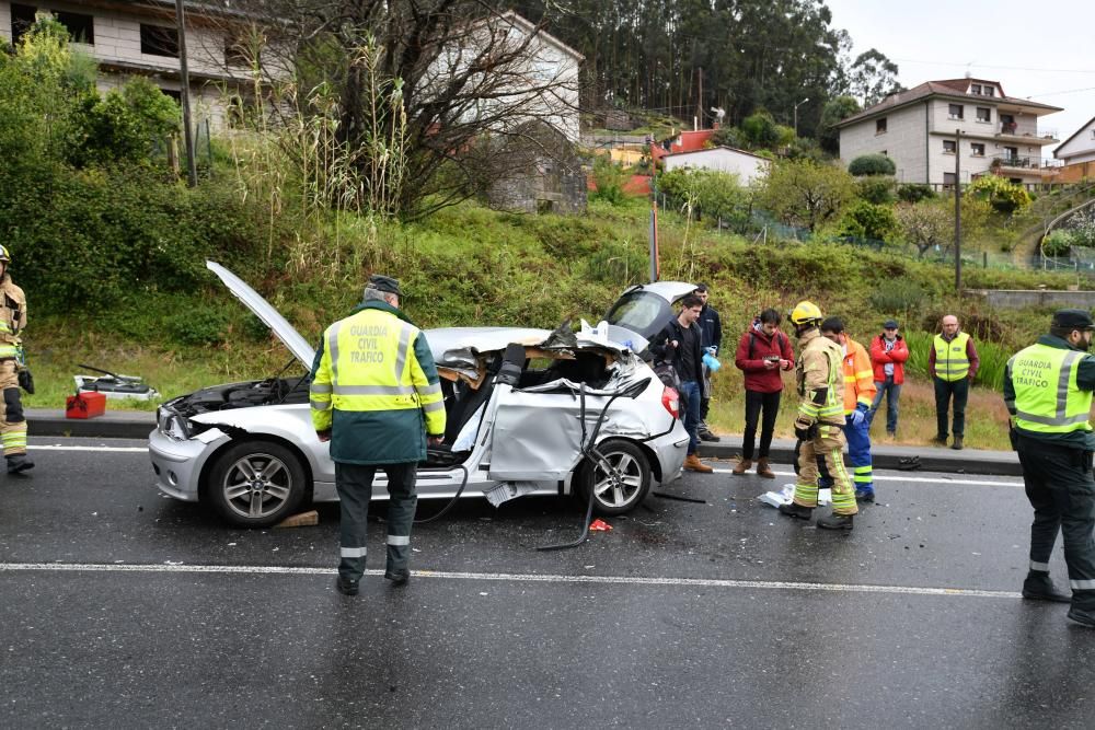 Un herido muy grave en un accidente en Vilaboa