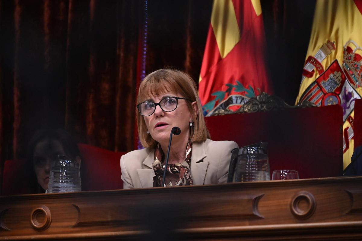 Aurora Rodil, en un momento del pleno escucha a la oposición