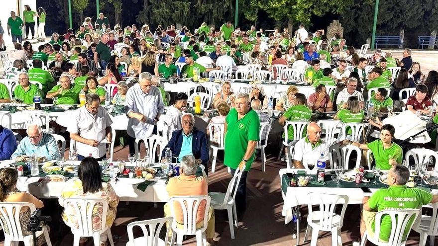 Llano del Espinar celebra su noche más blanquiverde: la Peña del Córdoba CF reúne a casi 300 personas en su cena anual
