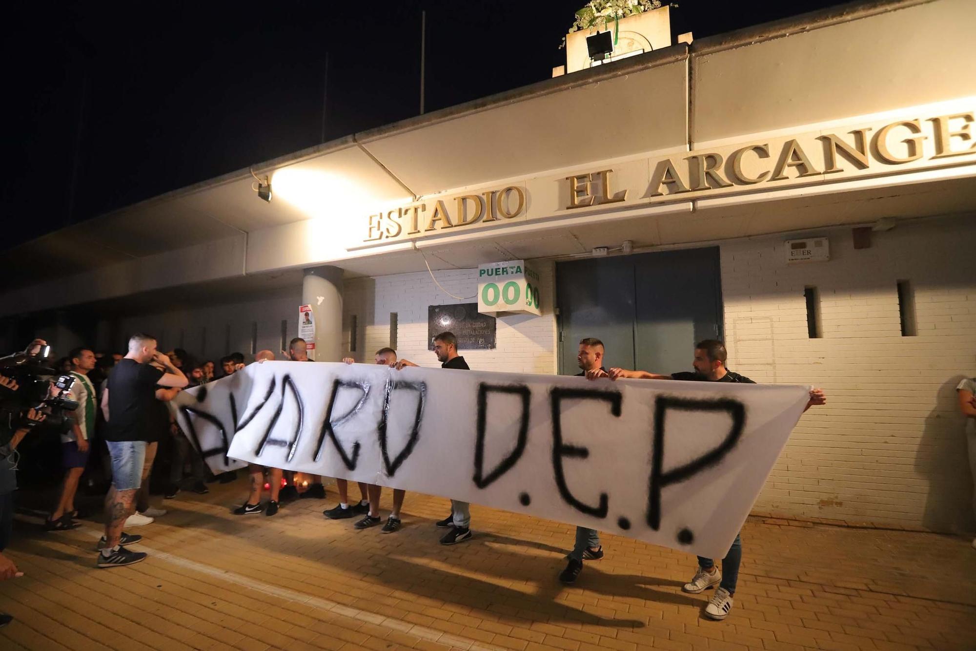 Homenaje a Álvaro Prieto en las puertas de El Arcángel