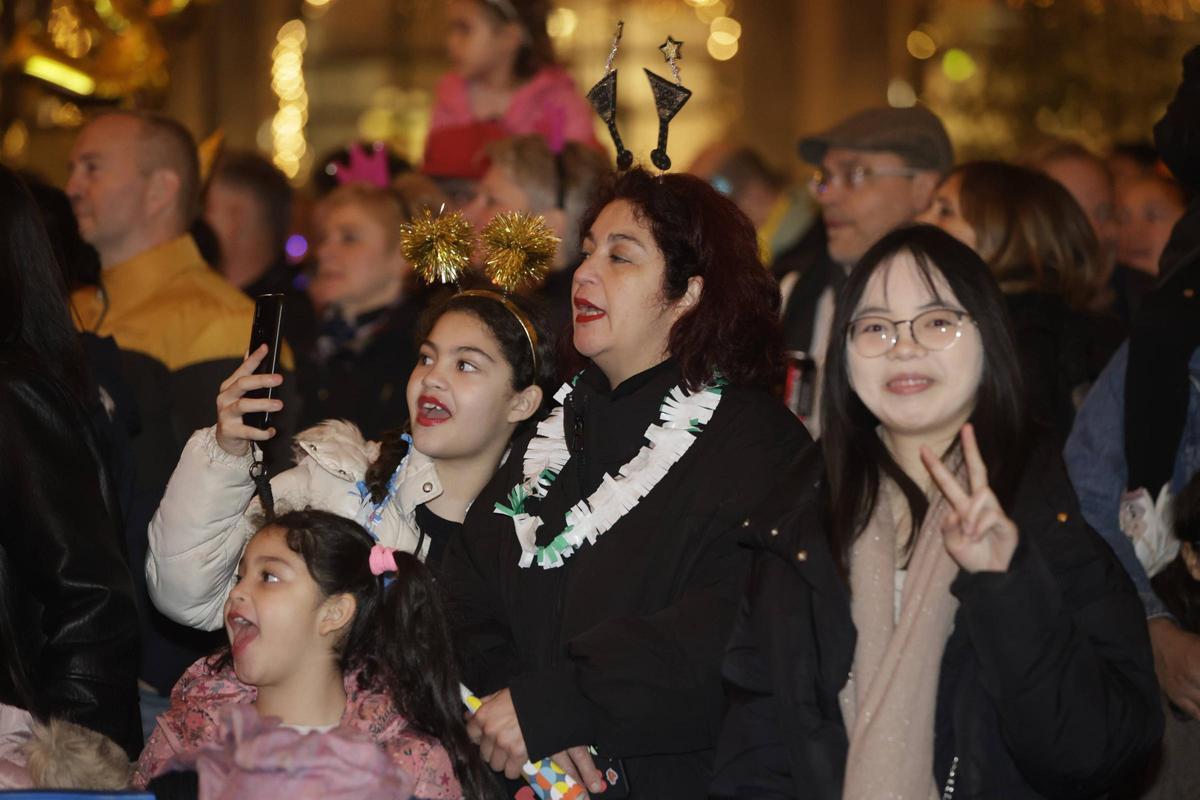 Multitud intergeneracional e intercultural