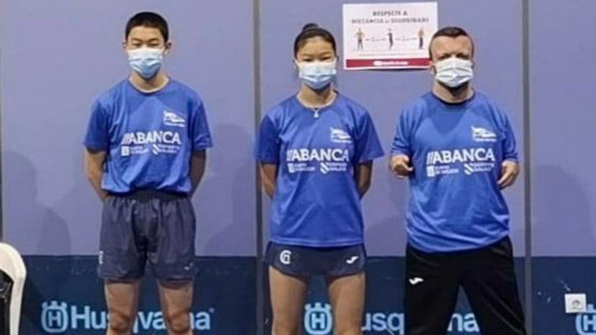 Lei Chen, Miao Chen y Alberto Seoane, equipo del Club del Mar de Tercera Nacional. |  // LA OPINIÓN