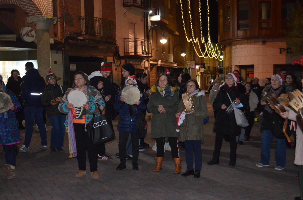 El pasacalles de folclore en Benavente, en imágenes
