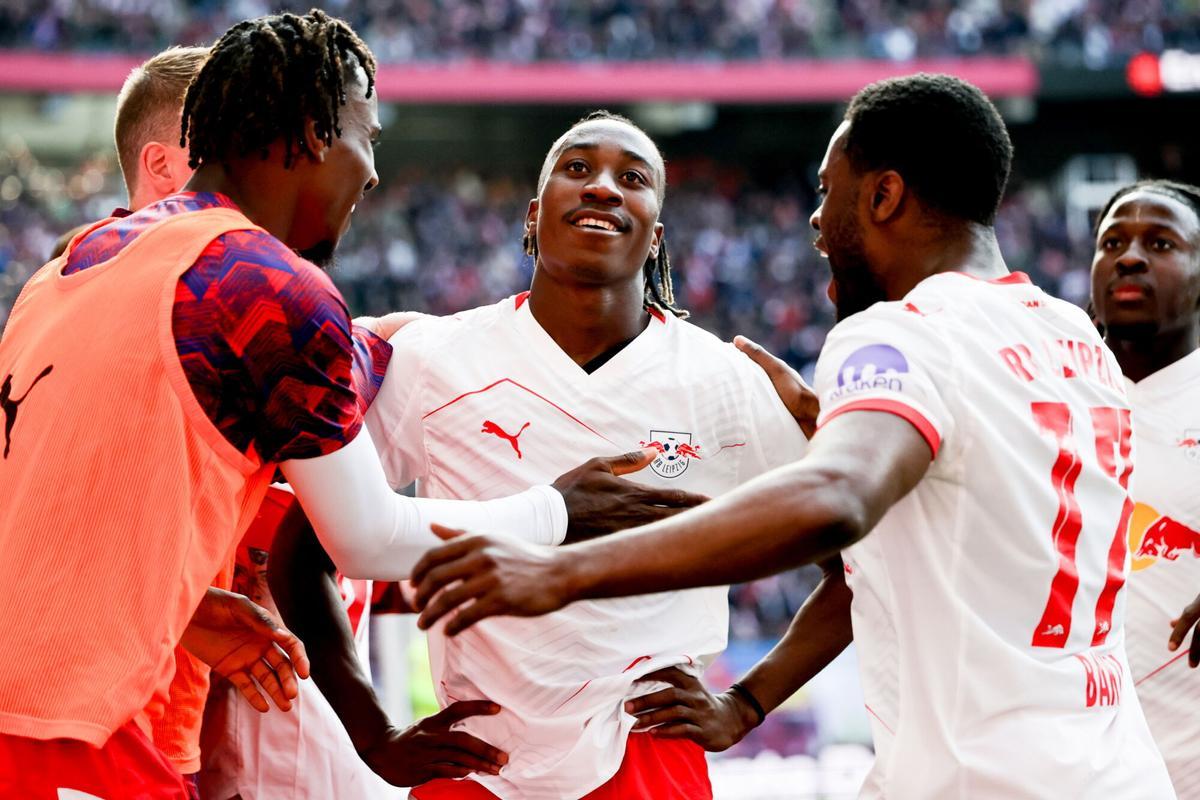 Yan Diomande, durante un partido con la selección de Costa de Marfil en el Mundial.