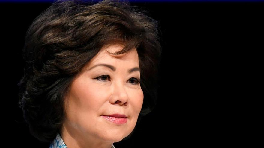 Elaine Chao dimite como secretaria de Transporte de EEUU.