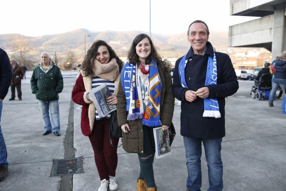 La afición acude a animar al Oviedo ante el Córdoba