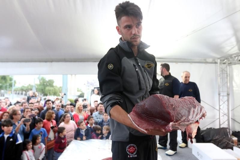 Ronqueo de atún rojo en la Plaza de la Marina