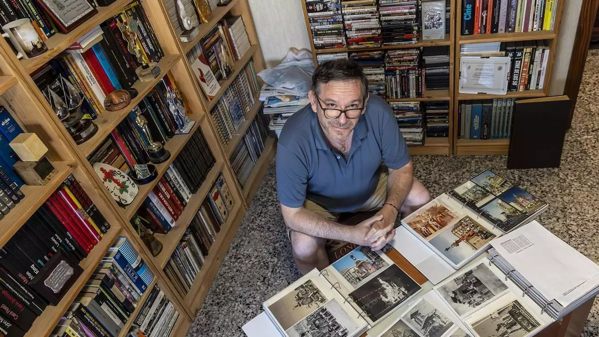 El reto de unir en imágenes las 5.040 hogueras de la historia de Alicante: "Me emociono cuando me llega una foto distinta"