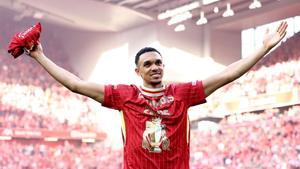 L’anglès Alexander-Arnold, confirmat oficialment com a nou jugador del Reial Madrid