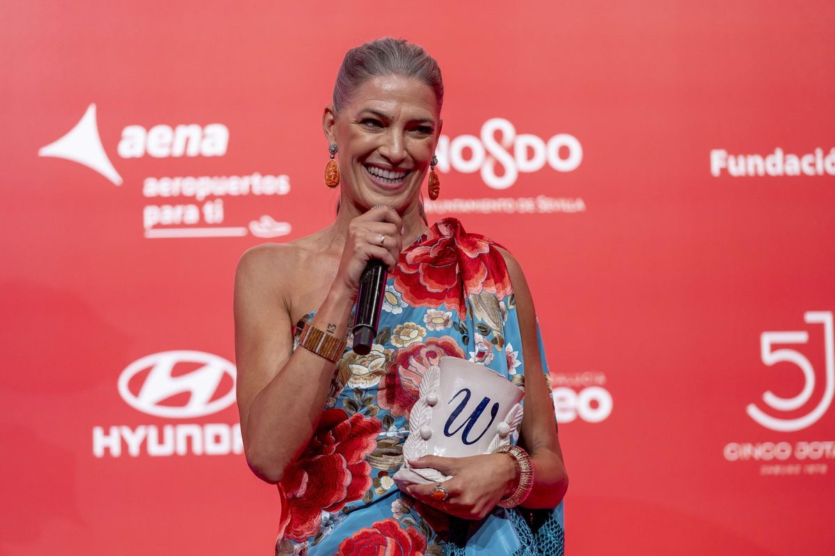 La modelo Laura Sánchez durante su discurso tras recibir el premio de la revista Woman Madame Figaró.