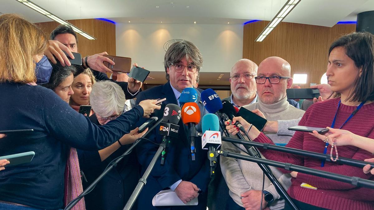 Puigdemont: "La sentencia del TJUE deja las extradiciones en vía muerta"