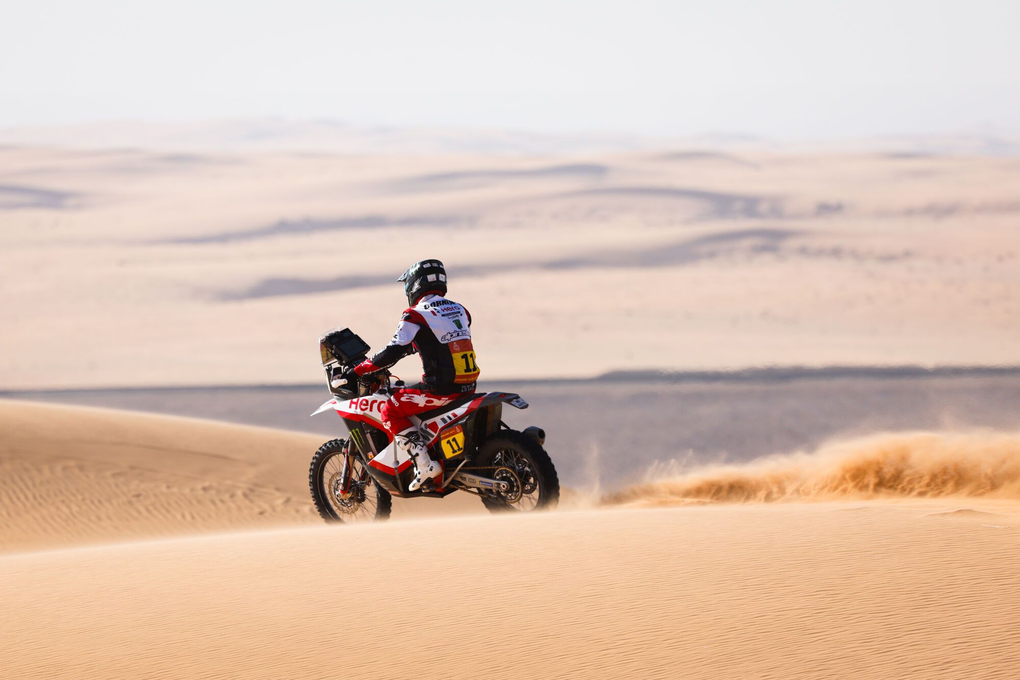 11 CORNEJO Ignacio (chi), Hero Motosports Team Rally, Hero, Rally GP, FIM W2RC, action during the Stage 6 of the Dakar 2026, on January 9, 2026 between Haïl and Riyadh, Saudi Arabia - Photo Frederic Le Floc'h / DPPI AFP7 09/01/2026 ONLY FOR USE IN SPAIN. FREDERIC LE FLOC H / DPPI / AFP7 / Europa Press;2026;Arabie Saoudite;DAKAR;ETAPE 6;Motorsport;RALLY-RAID;SAUDI ARABIA;STAGE 6;DAKAR 2026 - STAGE 6;