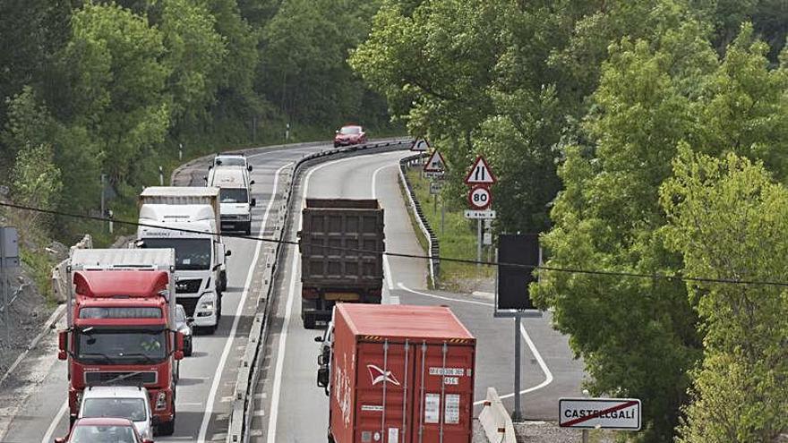 Vehicles al tram sud de la C-55