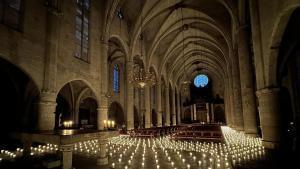 PRIMERA NIT DE LES ESGLÉSIES DE CATALUNYA A LA BASILICA DE CASTELLÓ JUNY 2024. FBMD0a000a49030000349f0000cf7c01008c870100589c01001c1d0200d2a5030058ca0300fddc0300cefb0300d4030500