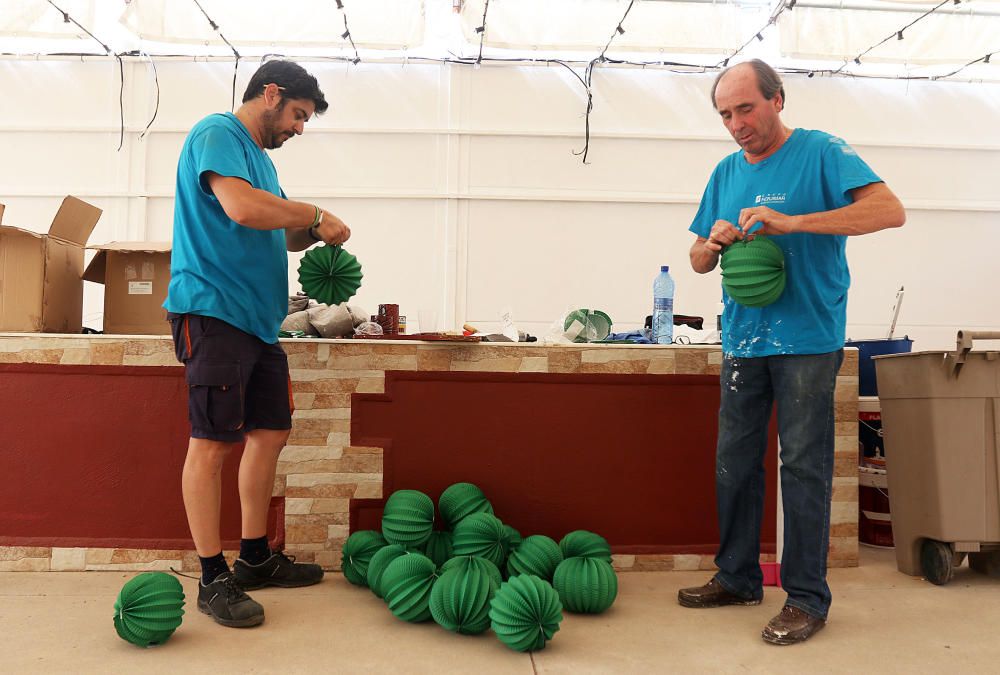 Últimos preparativos de la Feria de Málaga 2017.