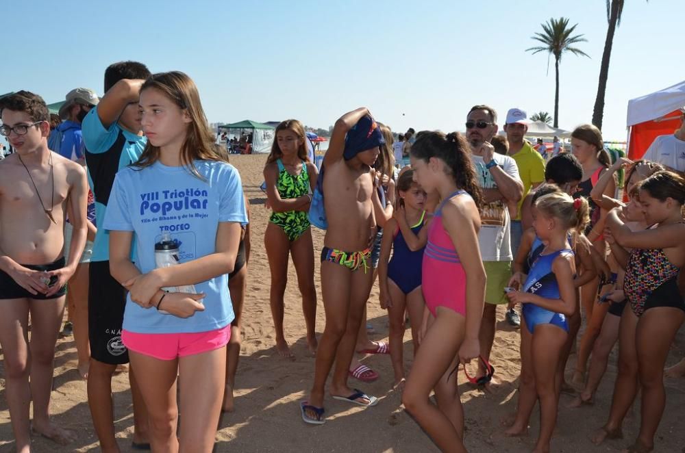 Más de 200 participantes 'se mojan' por la esclerósis múltiple en Playa Paraíso