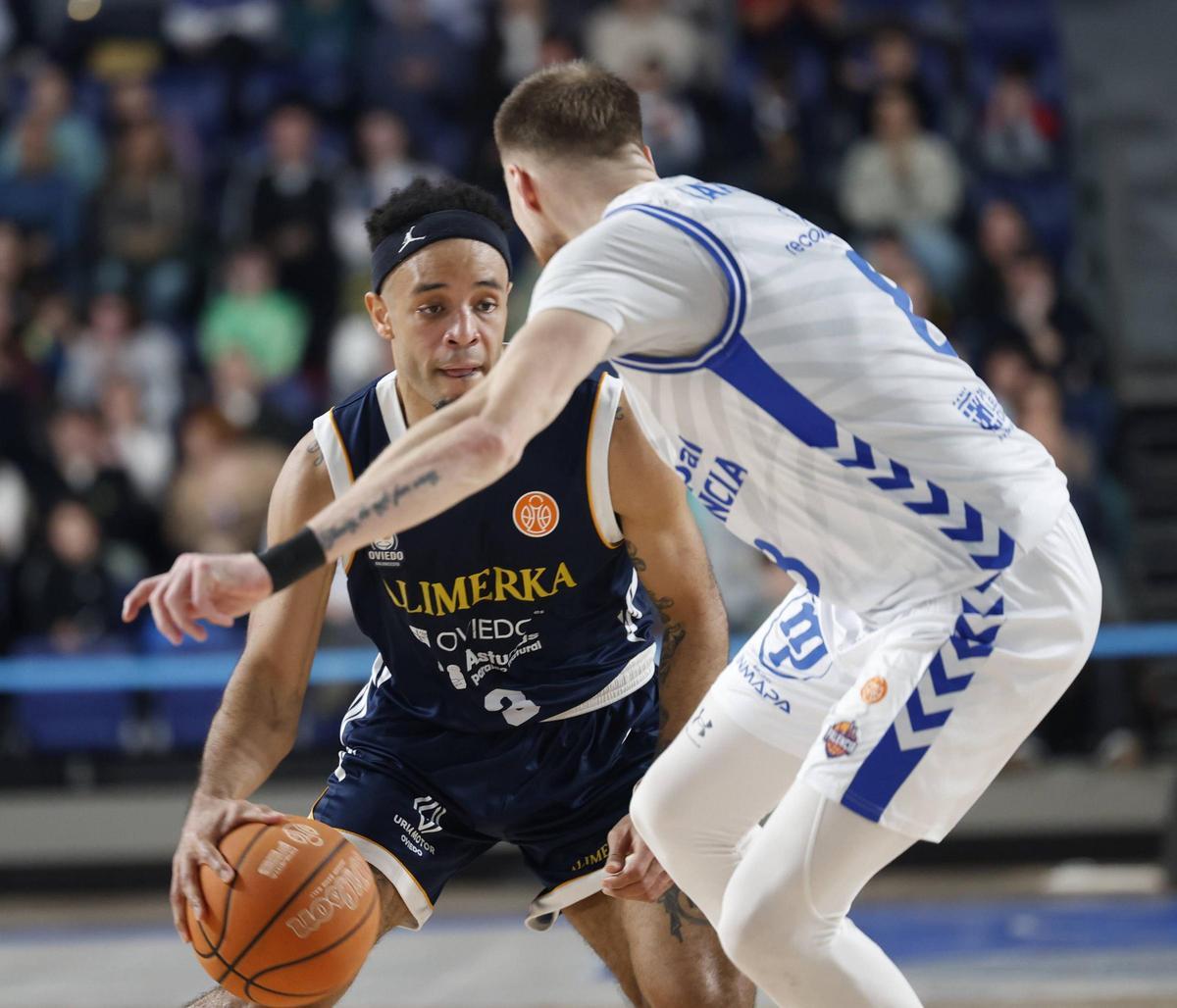 EN IMÁGENES: Así fue el Alimerka Oviedo Baloncesto-Súper Agropal Palencia en el Palacio de los Deportes