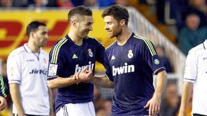 Benzema coincidió con Xabi Alonso en su etapa en el Madrid