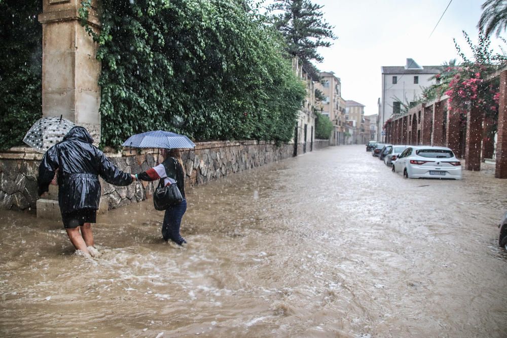 La gota fría deja Orihuela inundada y aislada