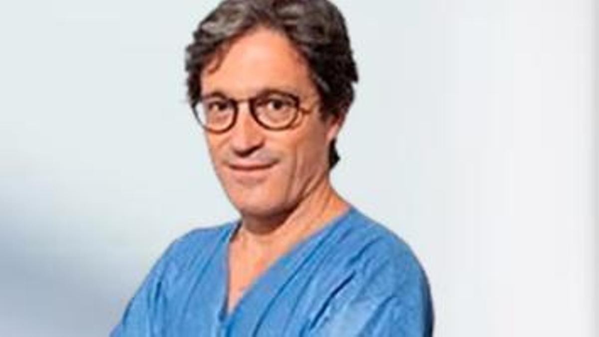 Emilio Ruiz de la Cuesta García-Tapia, el doctor elegido este año entre los mejores de España por sus compañeros