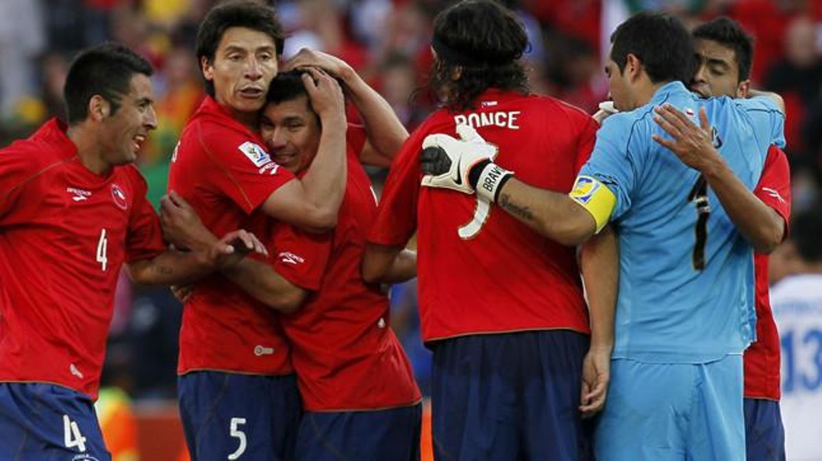 Els jugadors de Xile celebren la victòria contra Hondures, la primera en un mundial després de 48 anys d’espera.