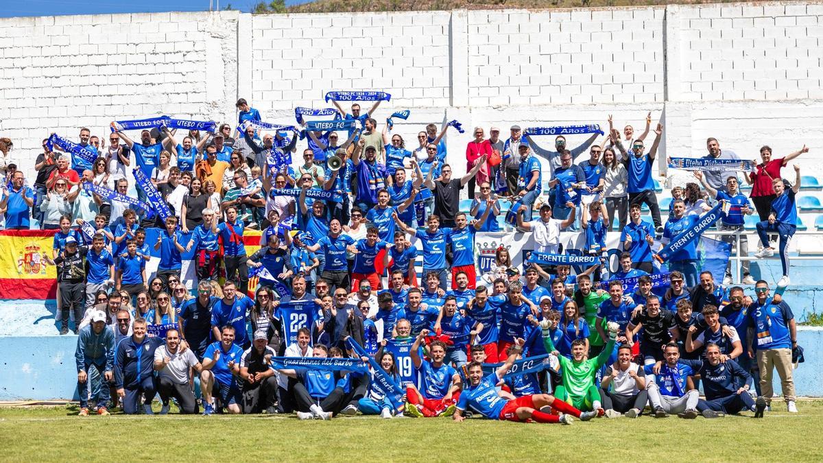 Comunión total entre equipo y afición tras conseguir el pase a 'playoff'.