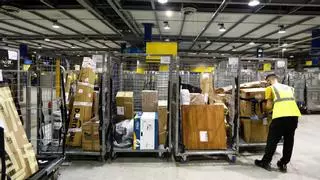 Correos Aragón: Tu envío está en elaboración mientras la ciudad duerme