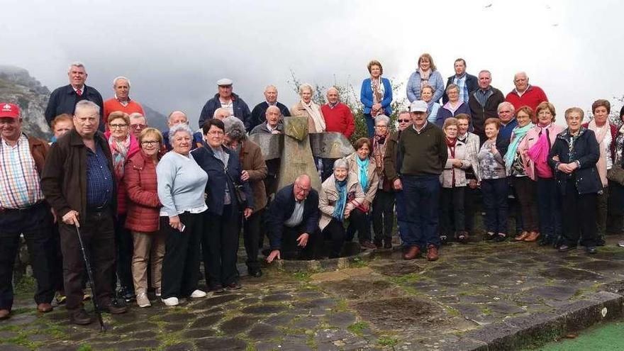 Excursión de los mayores de Onís a Cantabria