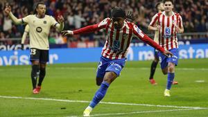 Atlético de Madrid - FC Barcelona: El gol de Ademola Lookman
