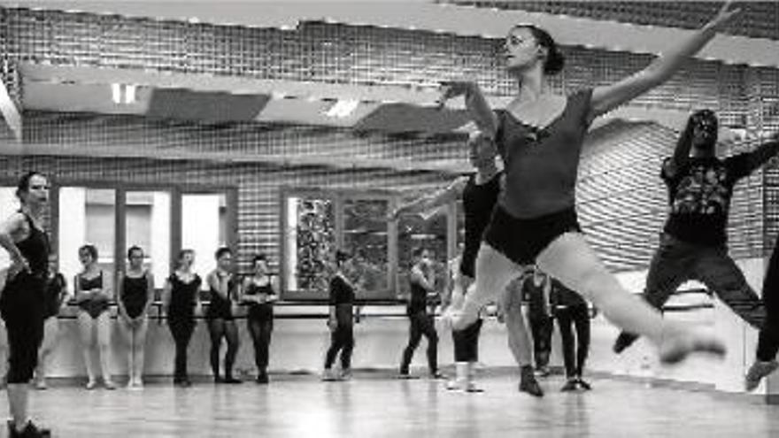 Ballet Clàssic Manresa aposta per formar adults, amb experiència prèvia o sense