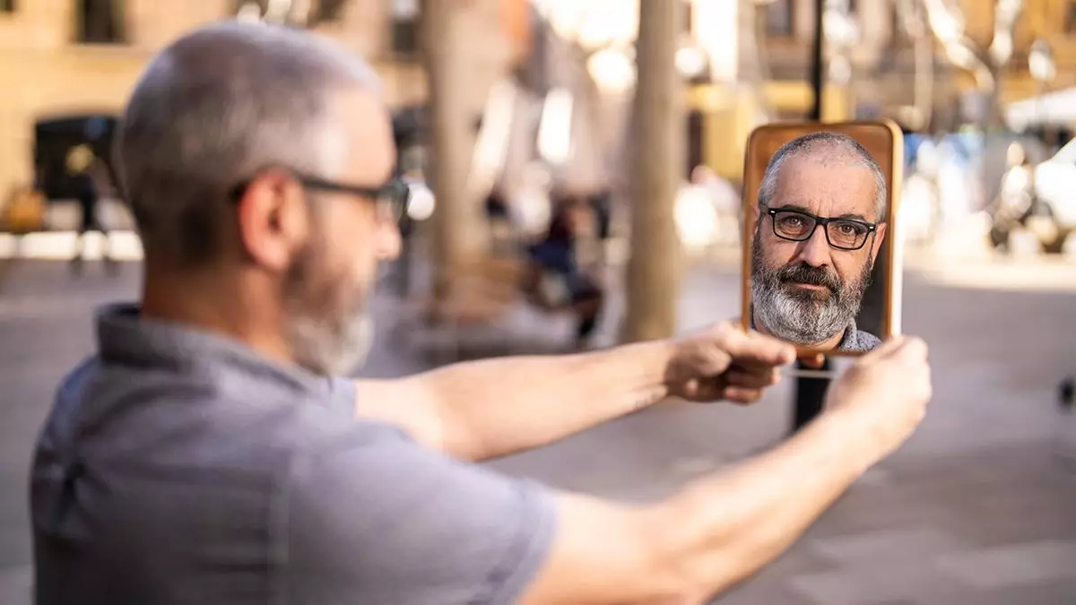 Roger de Gràcia: "Quería que mi desaparición fuera accidental y se me ocurrió hacer estallar el corazón"