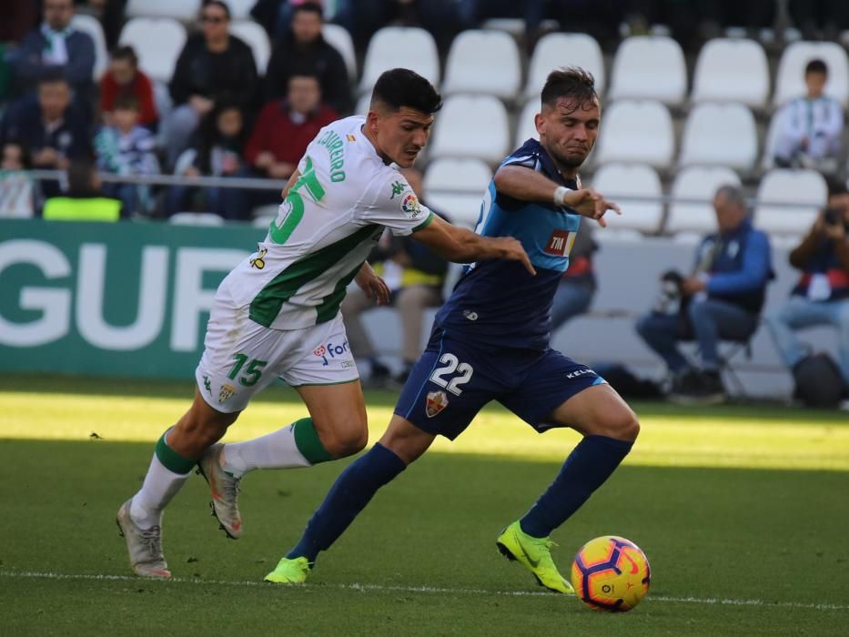 Las imágenes del partido entre el Córdoba - Elche.