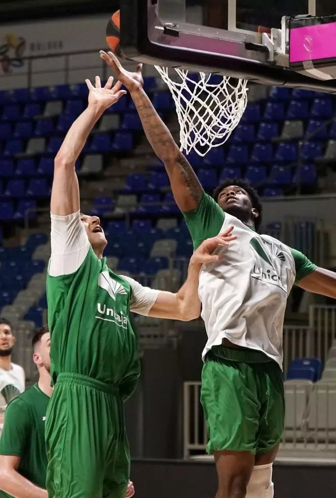 Unicaja: A la «final» de Burgos con medio equipo bajo mínimos