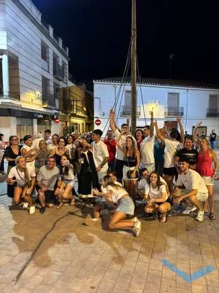 La "Plantà del pal" abre las fiestas de Canet d'en Berenguer