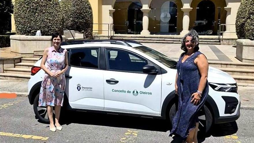 La Deputación cede al Concello de Oleiros un vehículo para Servizos Sociais
