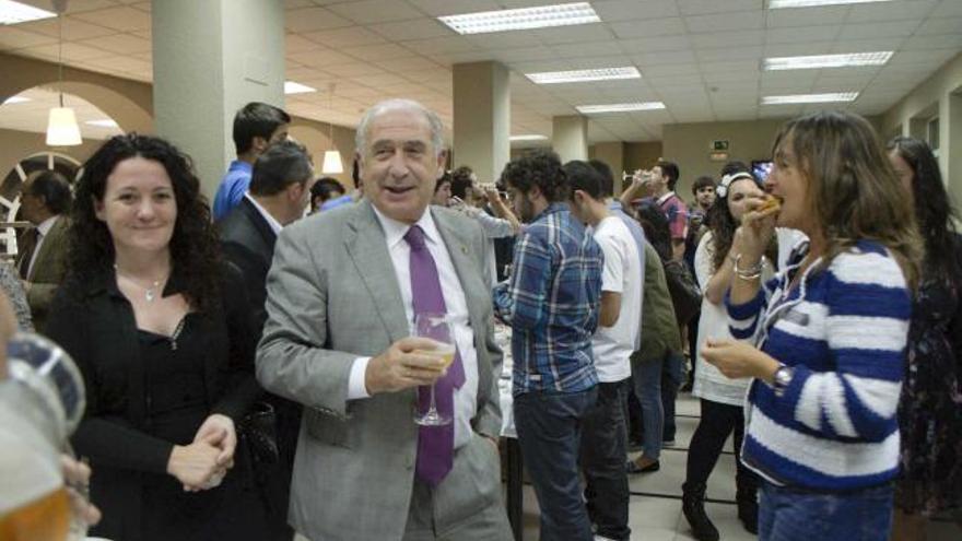 El Colegio Mayor San Gregorio abrió el curso con espicha y plena