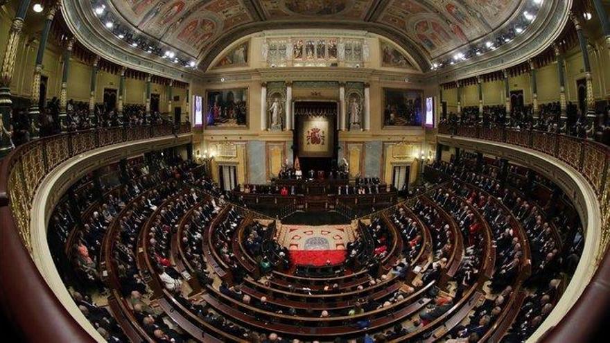 El Congreso homenajea a las víctimas del terrorismo tras la polémica por la entrevista a Otegi