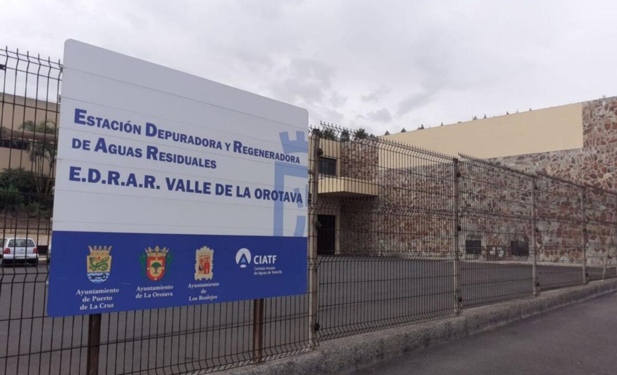 Agua que no has de beber no la dejes perder