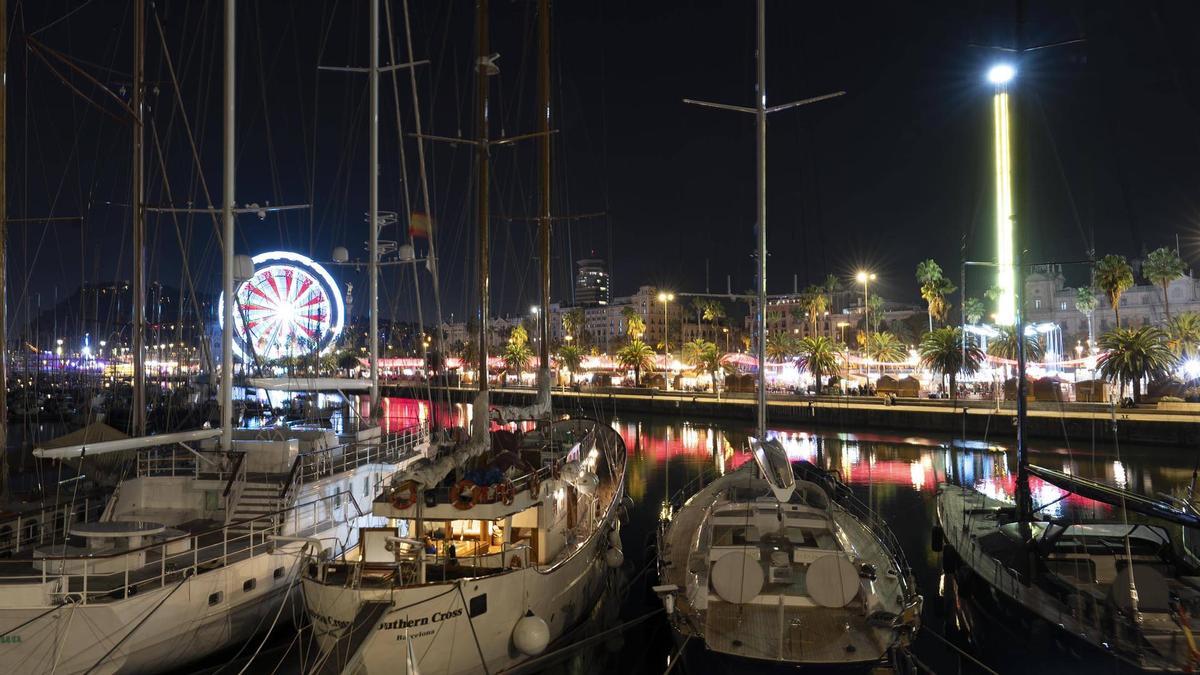 Encendido de la iluminación de Navidad en el puerto de Barcelona