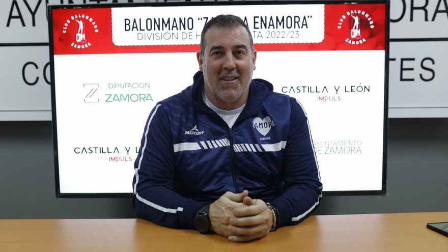 Fran González, entrenador del Balonmano Zamora Enamora: &quot;Espero un rival que luchará hasta el final&quot;