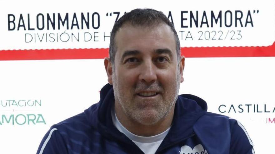 Fran González, técnico del Balonmano Zamora: &quot;Este también será un año muy duro&quot;