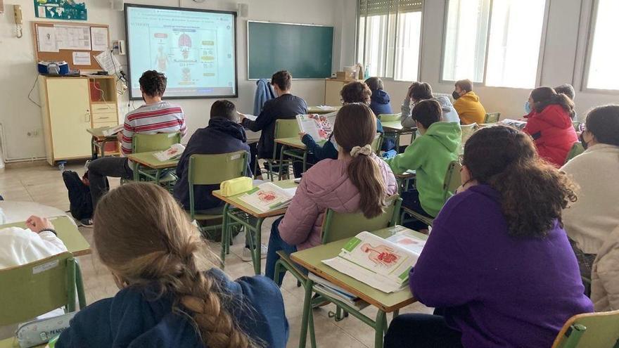 Docentes de Biología de 3º de ESO piden más horas lectivas