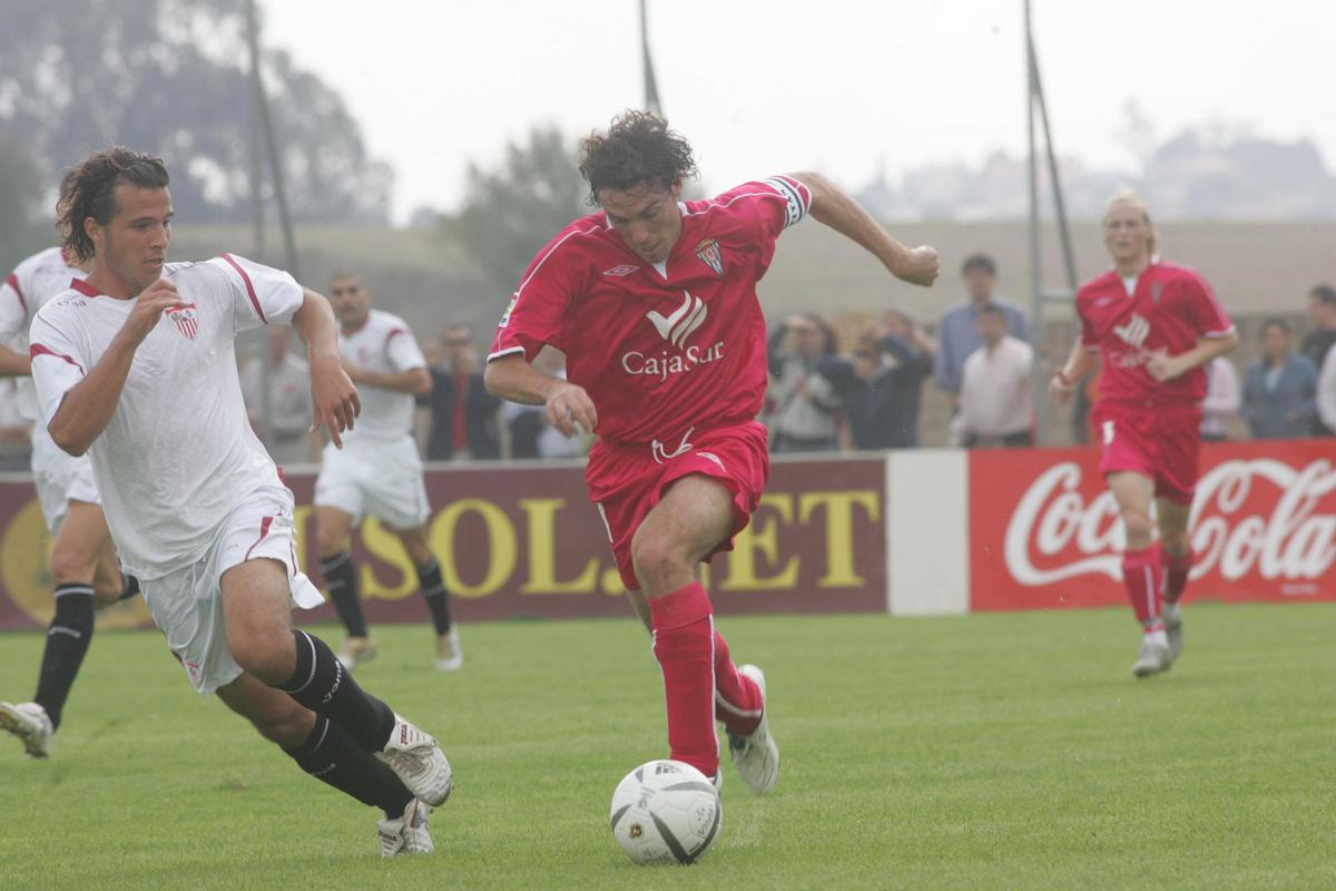 Txiki, en un encuentro entre el Córdoba CF y el Sevilla Atlético.