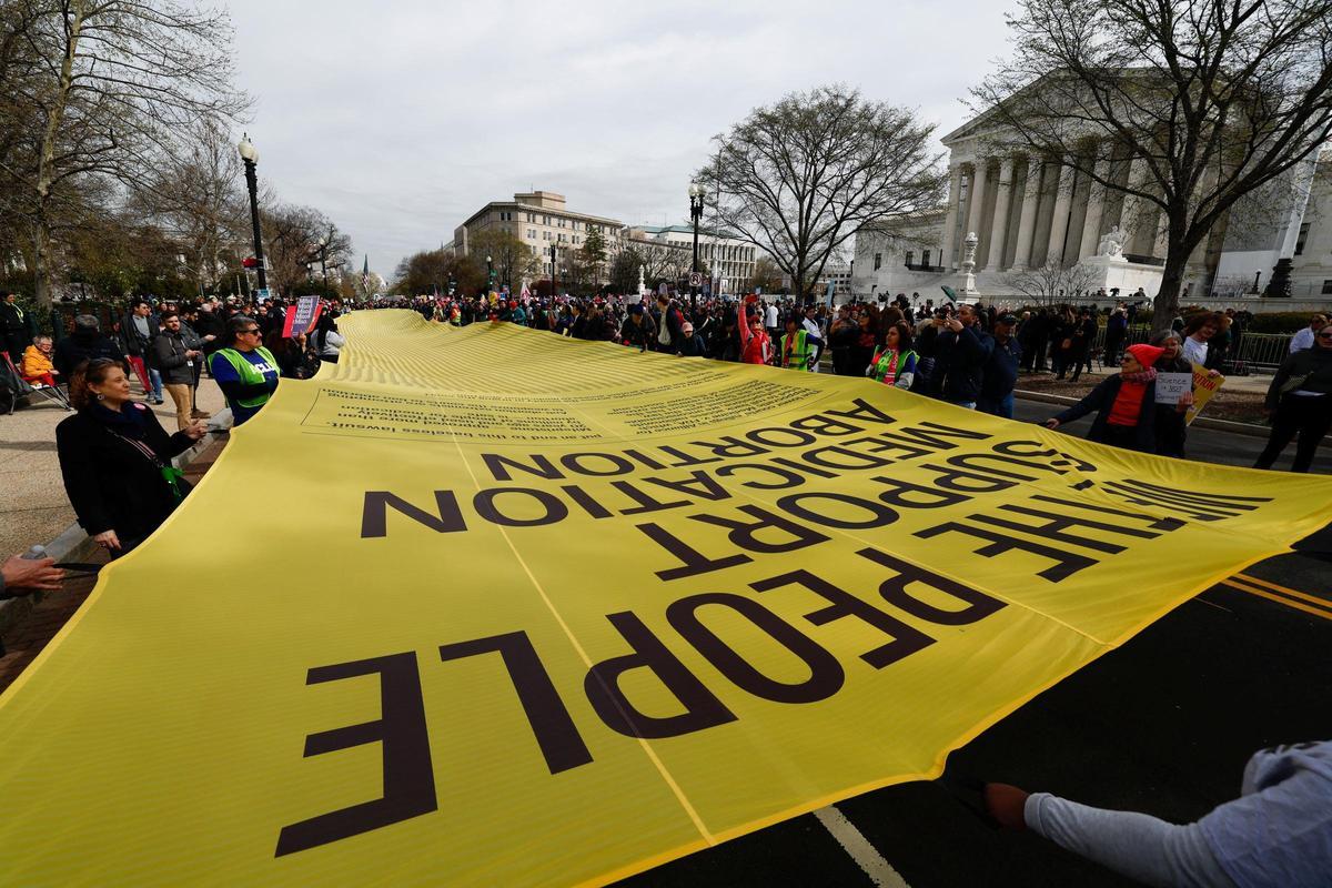 La Corte Suprema de Estados Unidos escucha argumentos sobre el fármaco abortivo mifepristona