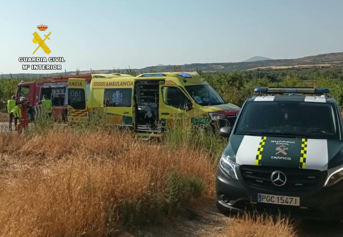 Los servicios de emergencias desplazados al lugar del accidente, que se ha cobrado la vida de cuatro personas.