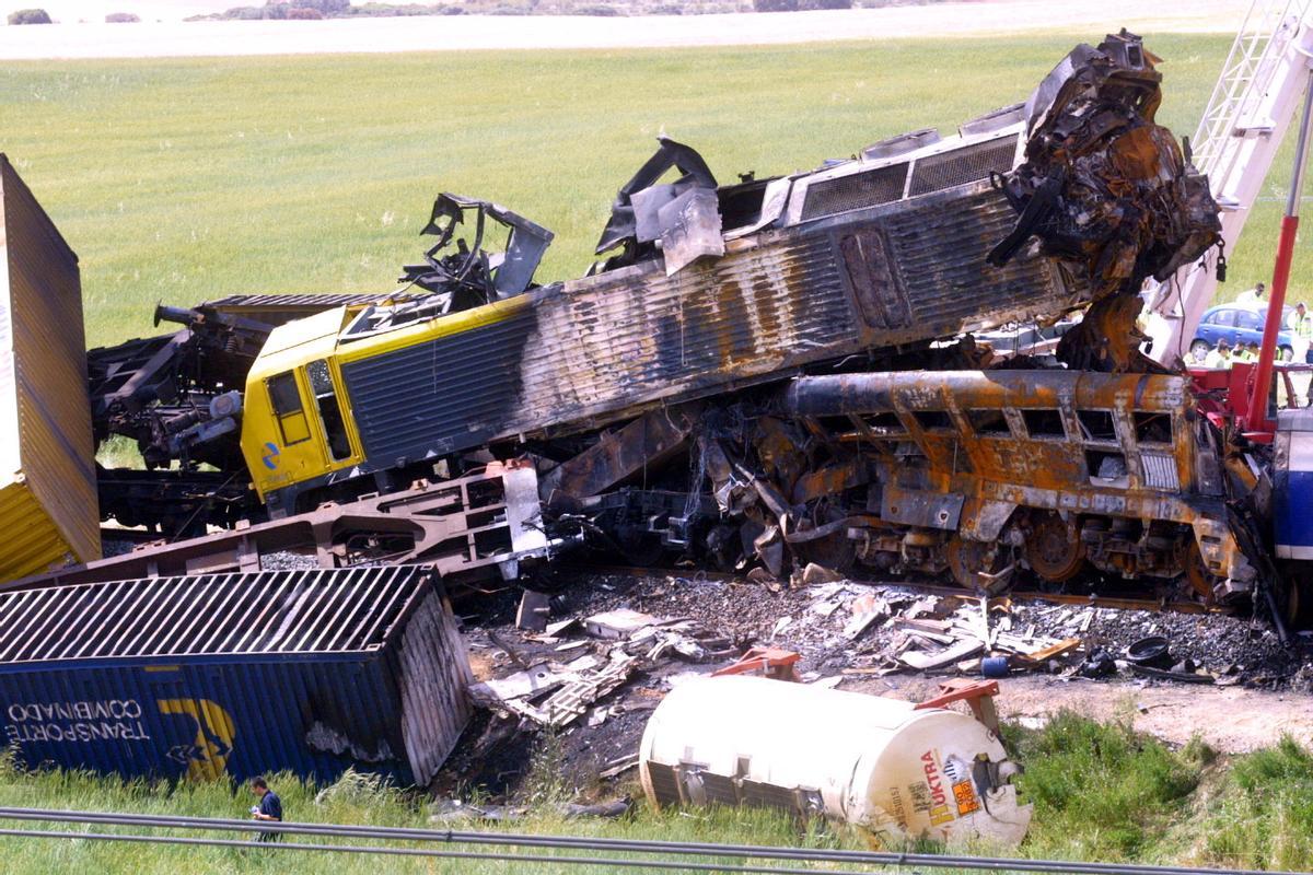 Las imágenes del trágico accidente ferroviario de Chinchilla que salpicó de lleno a la Región de Murcia