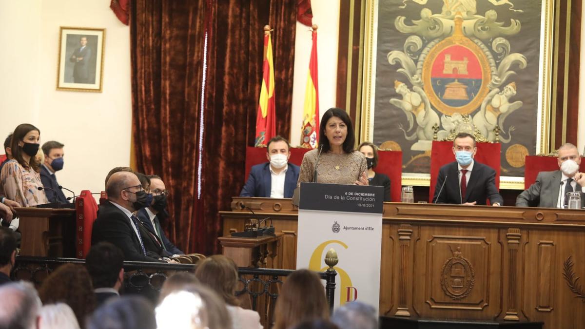 Olga Fuentes, durante su lección sobre la constitución y la igualdad