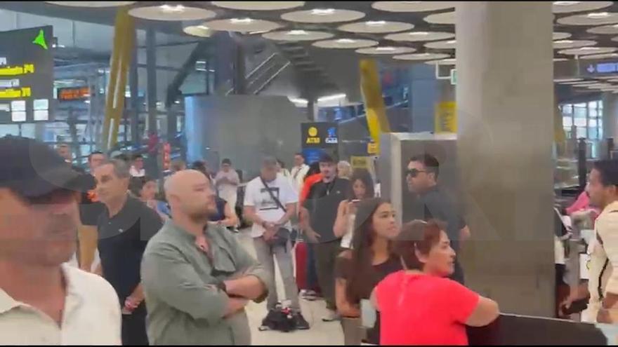Deco llega a Madrid para reunirse con el agente de Julián Álvarez